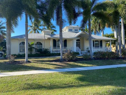 Marco Island Villa | Windemere on Marco Island. 4 BR waterfront home