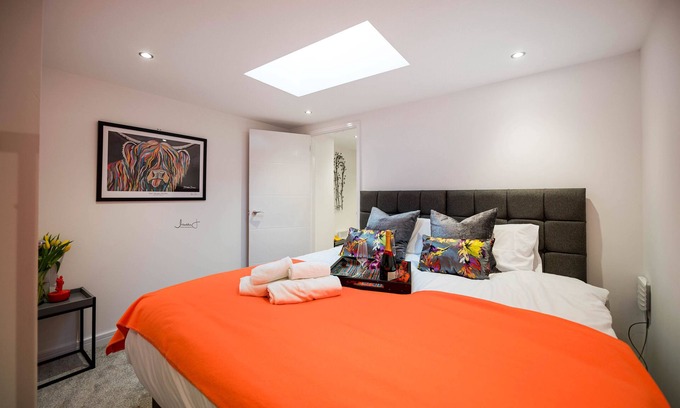 Lytham St. Anne's Apartment | Windmill House Apt 2 - 1 bedroom - Free WiFi - Parking