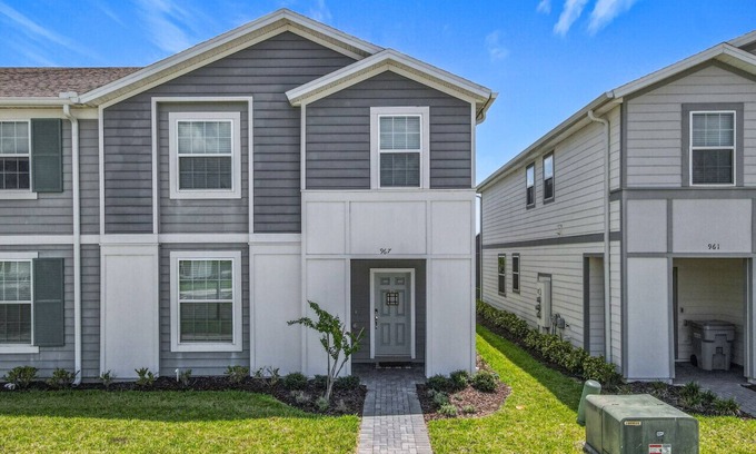 Davenport House | Windsor Island Luxury 5BR Disney Villa with Private Pool