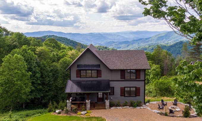 Elk Park House | Wine Down at Eagles Nest - New, Pets, Hot Tub, Pool Table, Views, Near Winery!