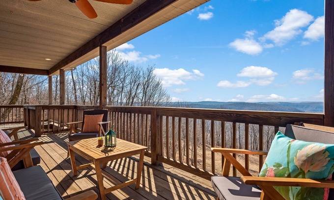 Jasper Cabin | Winston's View: Mountain Views, Fire Pit, Hot Tub