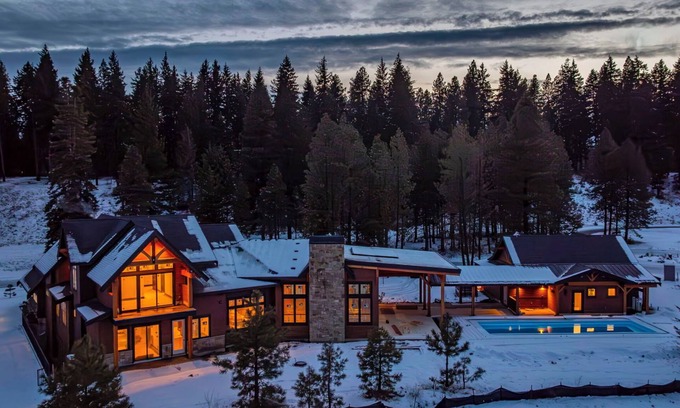 Cle Elum House | Winter Just Got GRAND! Suncadia’s Largest/13,500sqft+Pool - Famous Speakeasy