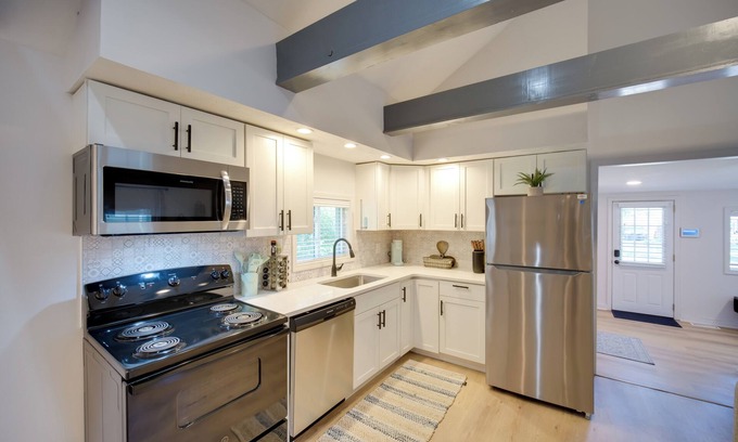 Erie Cottage | 'wishin & Fishin' Walkable Erie Home By the Beach!