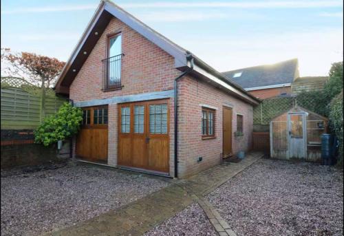 Riseley House | Wisteria View