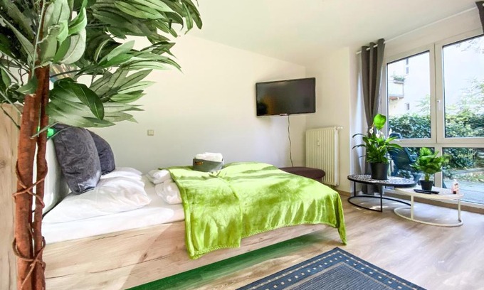 Eutritzsch Apartment | Wohlfühl-Apartment mit kostenfreier Tiefgarage, WiFi & Terrasse