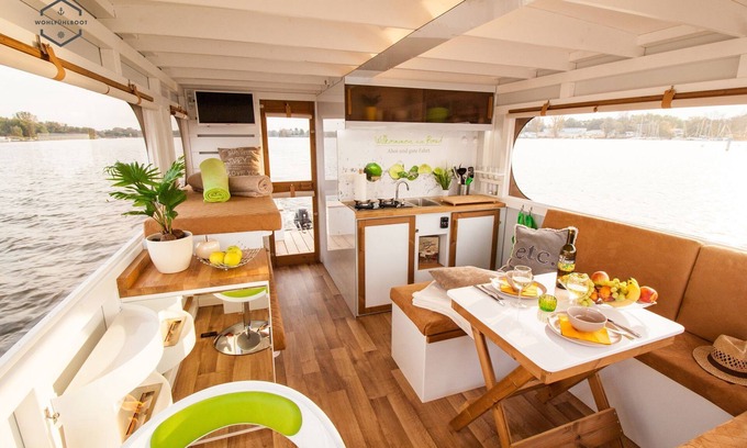 Bad Saarow Cabin | Wohlfühlboot Theo in Bad Saarow - Wohlfühlboot Hausbooturlaub