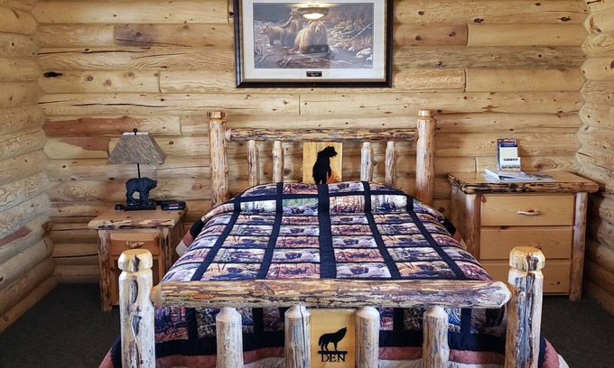 Etna Hotel | Wolf Den Log Cabin Motel and RV Park