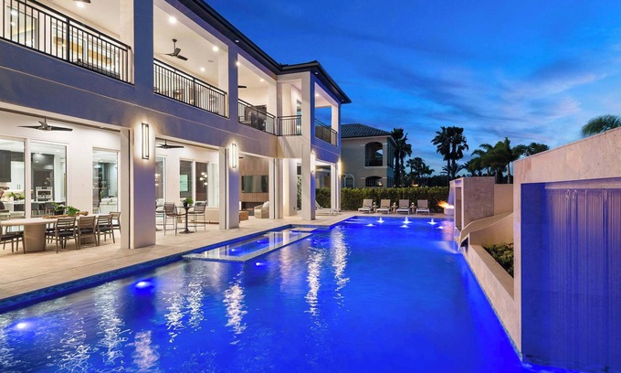 Reunion House | Wondara Retreat - Golf Sim - Star Wars-Frozen-Lego Batman-Pool W-Slide by Disney