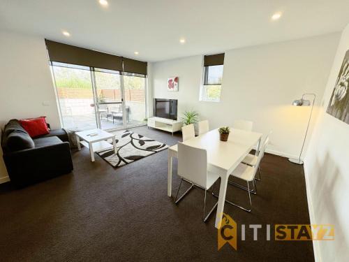 Phillip Apartment | Wonder in Woden - 2 bd 2bth Apt