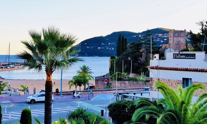 Mandelieu-la-Napoule Beach Apartment | Wonderful apartment, between sea & pool!