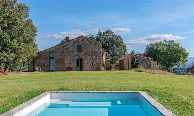 Civitella Paganico House | Wonderful villa with WIFI, private pool, TV, terrace, pets allowed, panoramic view and parking