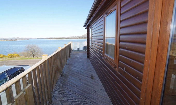 Kinross House | Wonderful private villa for 6 people with WIFI, TV, balcony and pets allowed