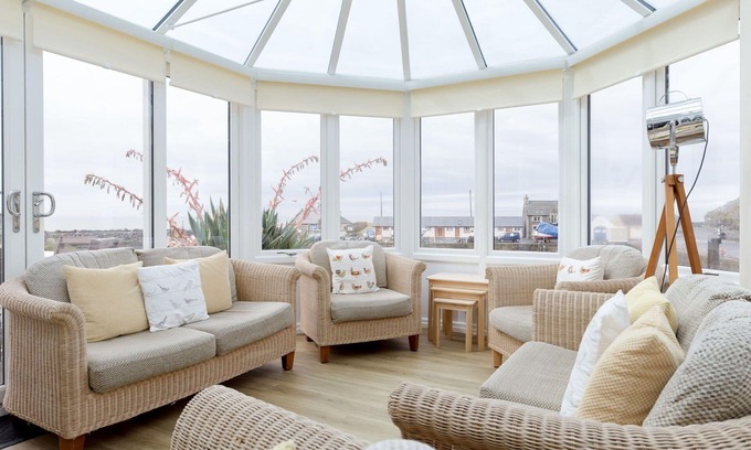 Portpatrick House | Wonderful private villa for 16 people with WIFI, TV, patio and pets allowed