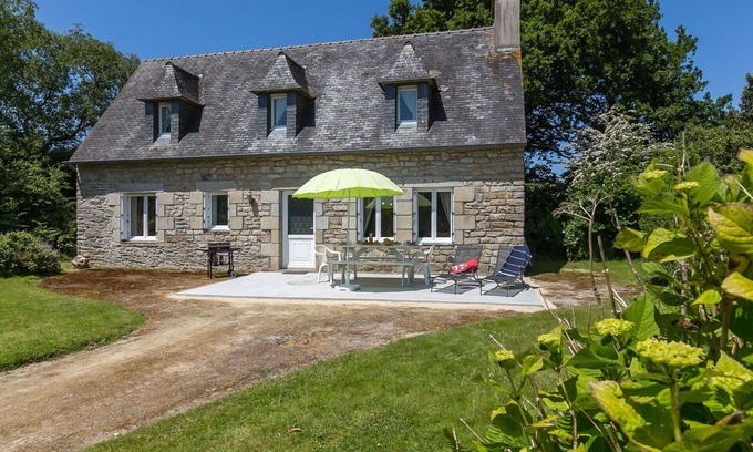 Sizun Villa | Wonderful private villa for 5 people with WIFI, TV and pets allowed