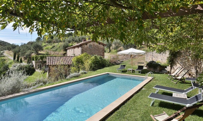 Vorno Villa | Wonderful private villa with A/C, private pool, WIFI, TV, terrace and panoramic view, close to L.