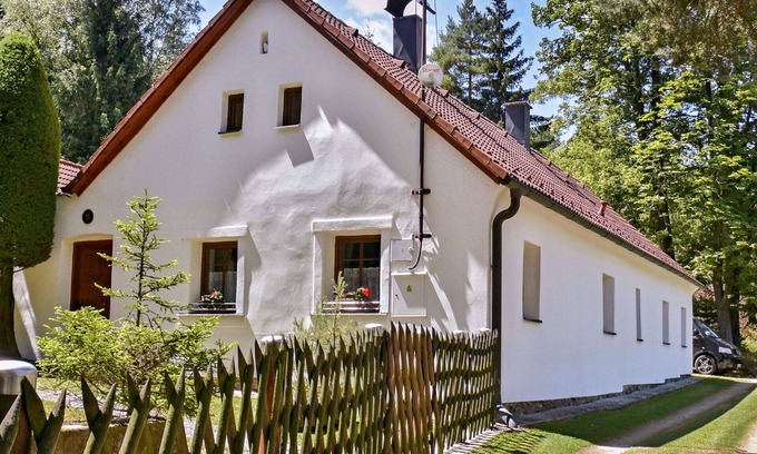 Locenice Villa | Wonderful private villa for 8 guests with WIFI, private pool, TV, terrace and pets allowed