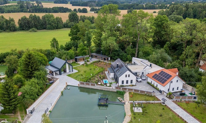 Dolni Laz House | Wonderful private villa for 20 guests with hot tub, WIFI, A/C, TV, terrace and pets allowed