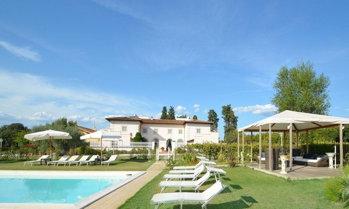 Signa Villa | Wonderful private villa with WIFI, hot tub, private pool, A/C and TV, close to Florence