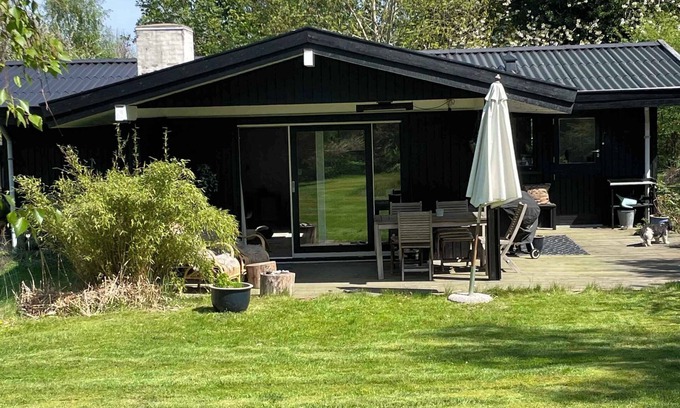 Smidstrup Strand House | Wonderful Summer House near the sea