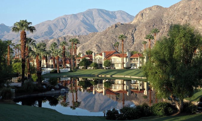 La Quinta House | Wonderful Updated Townhome