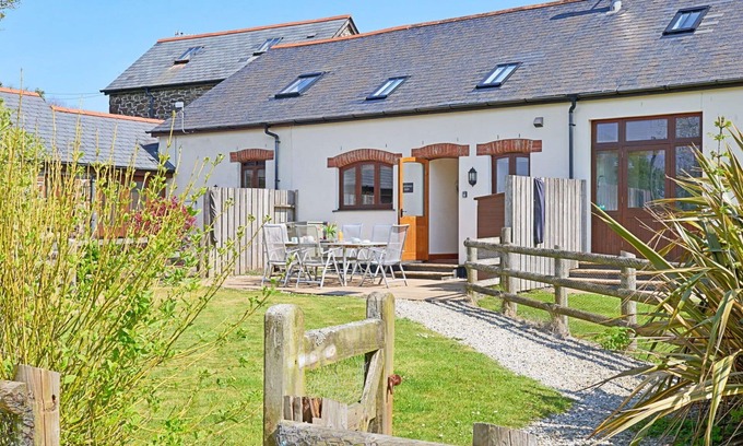 Hartland House | Wonderful villa for 6 guests with WIFI and pets allowed