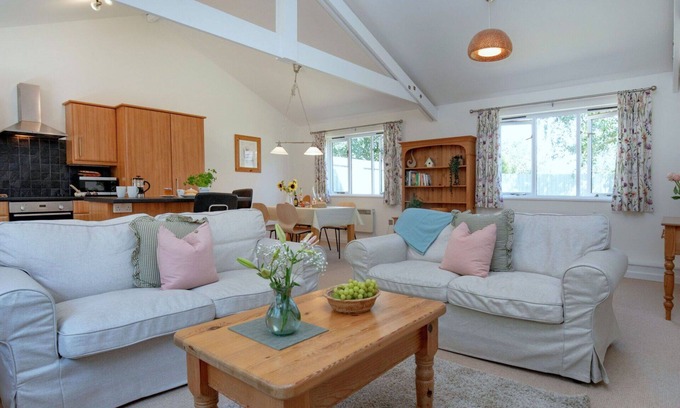 Liverton House | Wonderful villa for 4 people with WIFI, pool