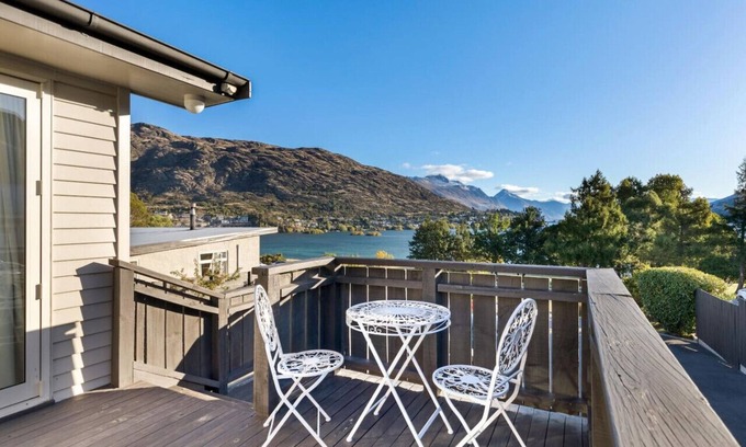 Frankton House | Wood burner fire, parking and mountain and lake views.