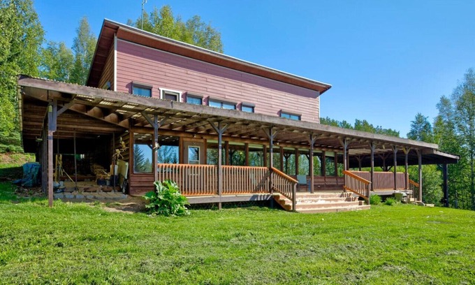 Fairbanks House | Wooded Retreat in the hills of Fairbanks