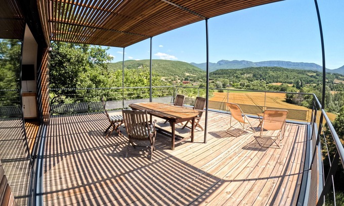 Pont-de-Barret House | Wooden house with panoramic view