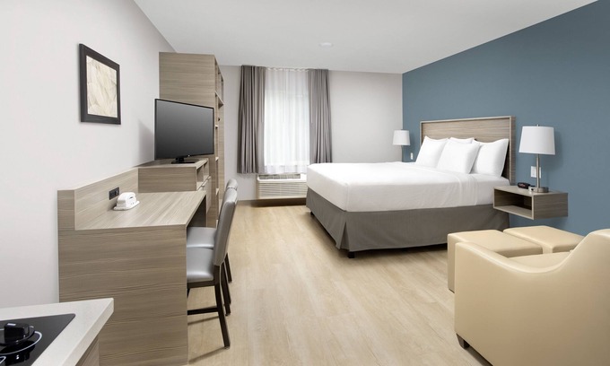 Vancouver Hotel | WoodSpring Suites Portland Vancouver