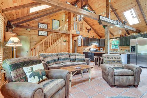 Beaver Cove House | Woodsy Beaver Cove Cabin with Deck and Fire Pit!