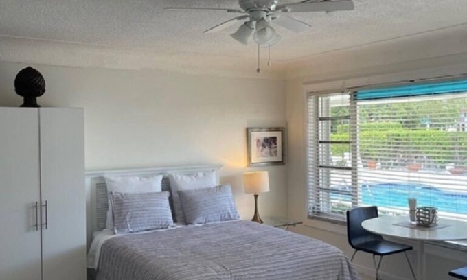 East Fort Lauderdale Apartment | Wow! Beautiful studio (walk to the beach)(2325-3)