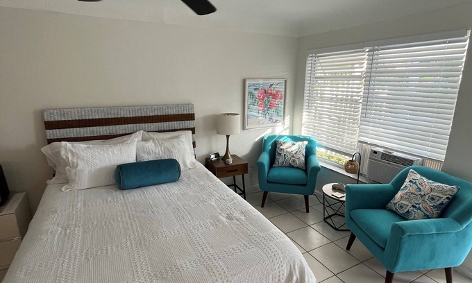 East Fort Lauderdale Apartment | Wow! Beautiful studio (walk to the beach)(2325-4)