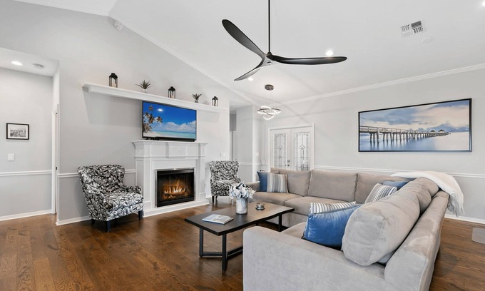 Falcons Glen House | π WOW! FIVE STAR Stunning Retreat! ~ Lely Resort ~ Golf ~ FREE Players Club!π΄