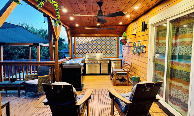 Austin House | WOW! Luxury Smart Home + Neon Vibes Oasis