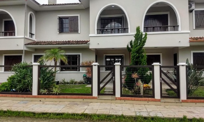 Xangri-La House | XANGRI-LÁ 103: Casa a 50 metros do mar