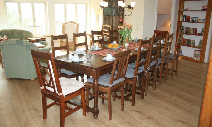 Alt Bukow Apartment | XL 2+3) Holiday apartment 7-room, max. 12 persons, 200m² - Landhaus Alte Schule