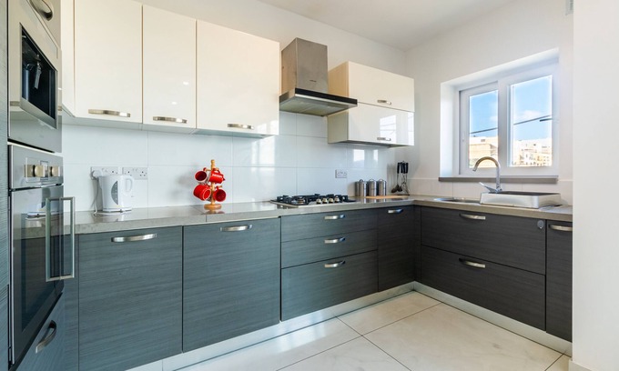 Qawra Apartment | xNew Apartment 3 Bdr 2 Bth w Terrace Internet Bugibba