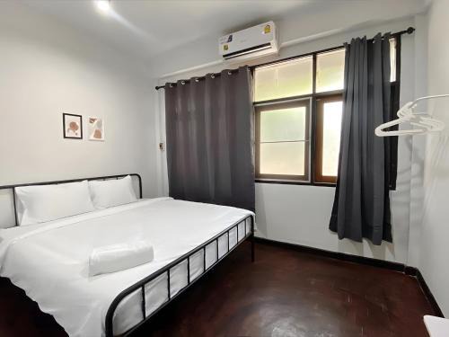 San Chao Pho Suea Apartment | XX BAO The Giant Swing เสาชิงช้า - San Chao Pho Sua - ศาลเจ้าพ่อเสือ