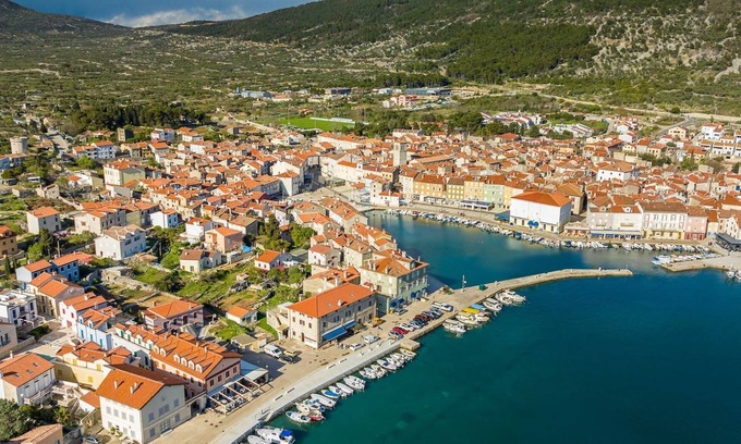 Cres Apartment | Yacht Life on Solid Ground - Lungomare Valentina