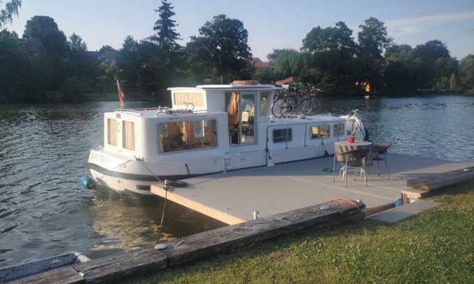 Hohenlychen Boat Rental | Yachtcharter in Mecklenburgische Seenplatte· Locaboat Pénichette 935 W