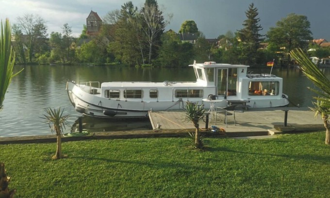 Lychen Boat Rental | Yachtcharter in Mecklenburgische Seenplatte·locaboat Pénichette 1107w