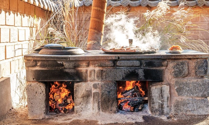 Seojong House | Yangpyeong Agni Choshi Mae Hanok Stay