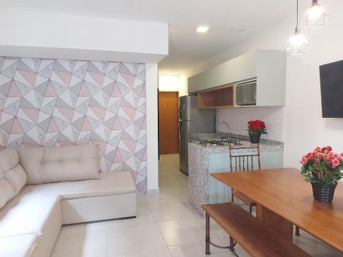 Jabaquara House | Yara - 4 suítes , Frente Praia, piscina em raia, Churrasqueira, Garagem, Wi-Fi