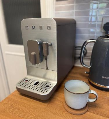 Leabridge House | Yellow Room & Coffee