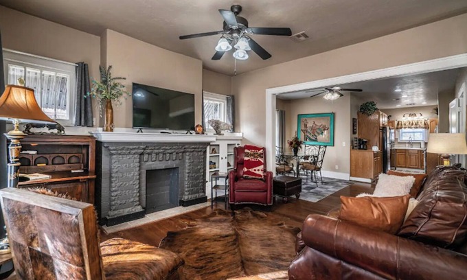 Central Oklahoma City House | Yellow Stone Western Themed Retreat! By Fairgrounds & Downtown OKC - WiFi!