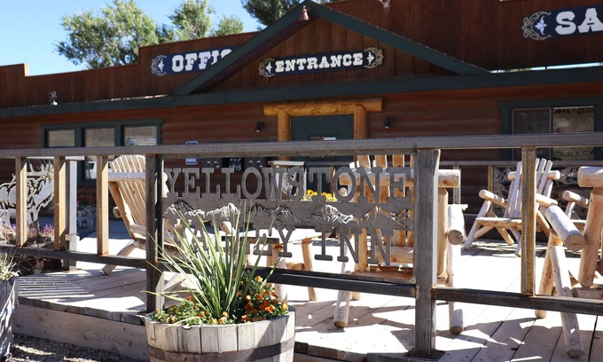 Cody Hotel | Yellowstone Valley Inn