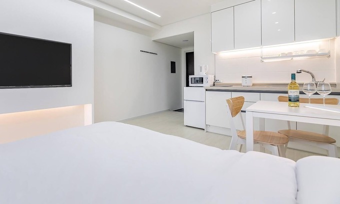Suwon House | Yeongheongdo Badanoel spa Pension