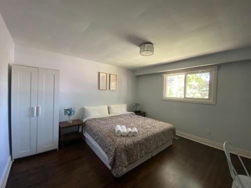Newtonbrook House | Yonge and Finch Subway !O Cozy & Modern Private Bdr with Private Half Bathroom