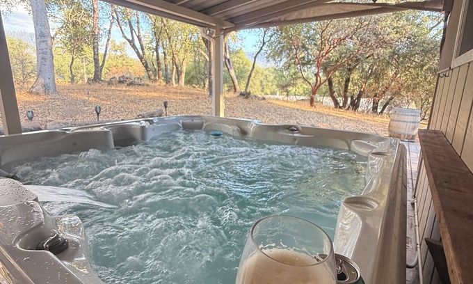 Oakhurst House | Yosemite Cabin w/Hot Tub, Game Room, Fire Pit